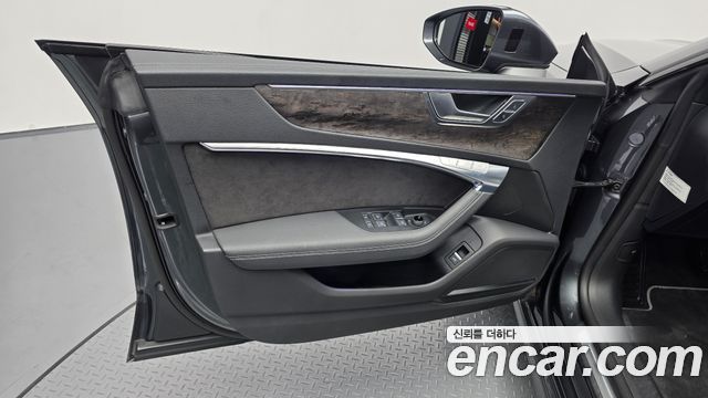 Audi A7 2020 — photo 14
