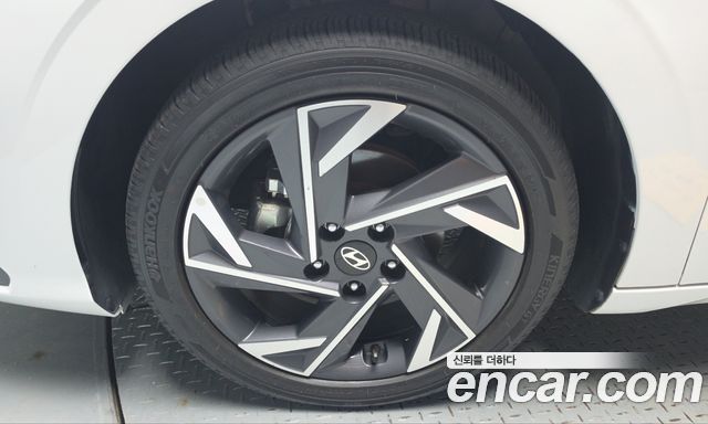 Hyundai AVANTE 2025 — photo 5