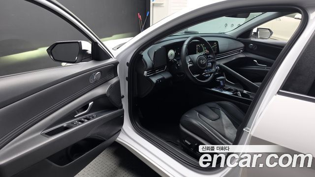 Hyundai AVANTE 2025 — photo 13