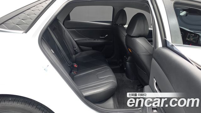 Hyundai AVANTE 2025 — photo 17