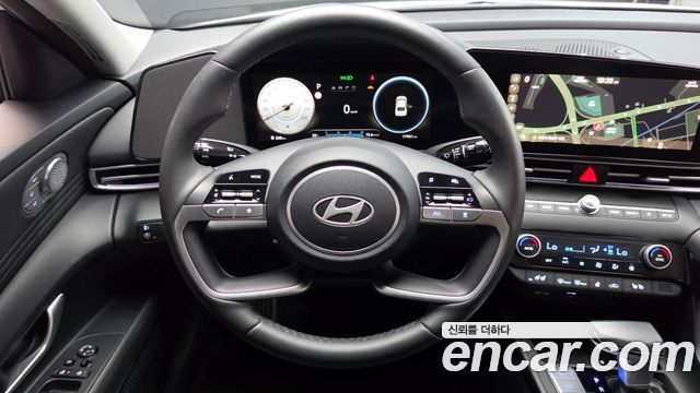 Hyundai AVANTE 2025 — photo 18