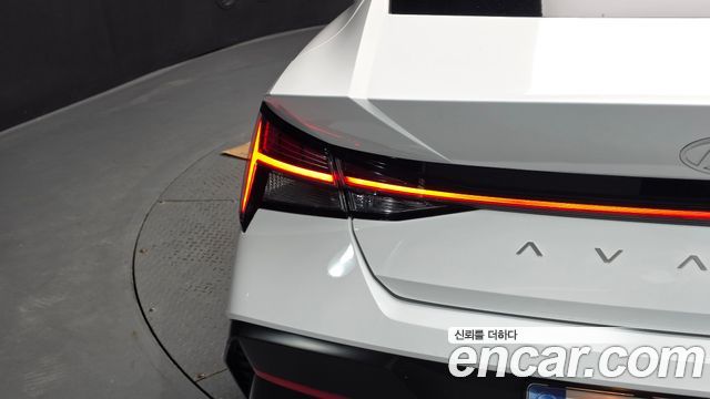 Hyundai AVANTE 2025 — photo 9