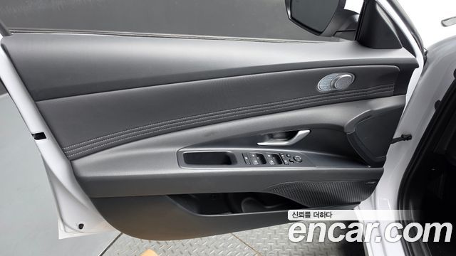 Hyundai AVANTE 2025 — photo 14