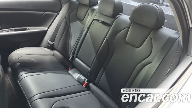 Hyundai AVANTE 2025 — photo 31