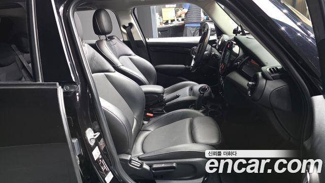 Mini Cooper 2018 — photo 17