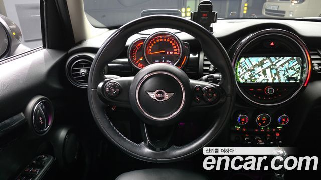 Mini Cooper 2018 — photo 19