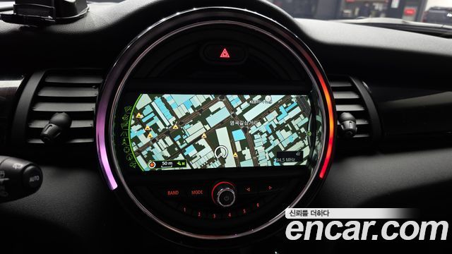 Mini Cooper 2018 — photo 21