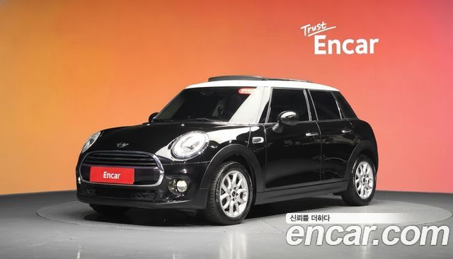 Mini Cooper 2018 — photo 1