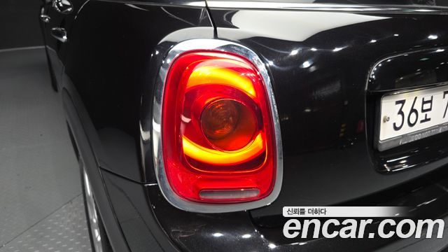 Mini Cooper 2018 — photo 9