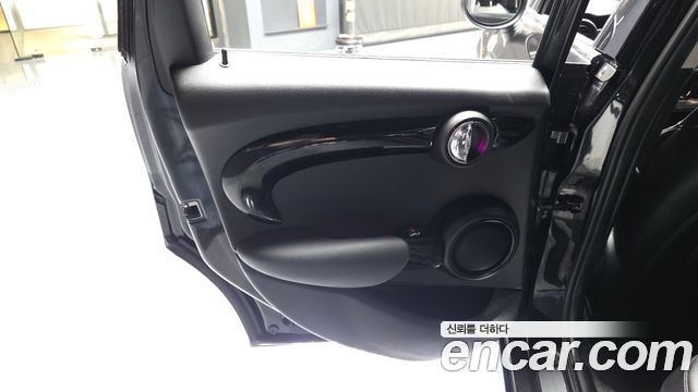 Mini Cooper 2018 — photo 15