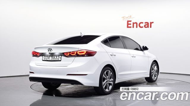 Hyundai AVANTE 2018 — photo 2
