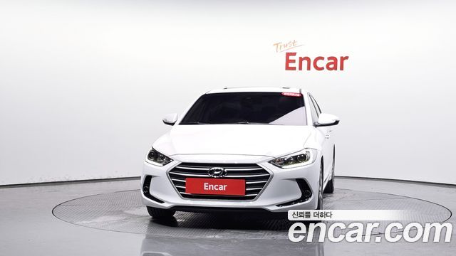 Hyundai AVANTE 2018 — photo 3