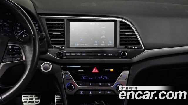 Hyundai AVANTE 2018 — photo 18