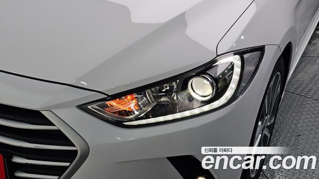 Hyundai AVANTE 2018 — photo 8