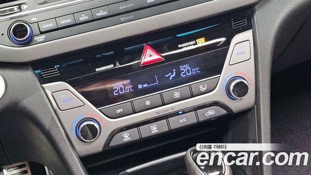 Hyundai AVANTE 2018 — photo 28