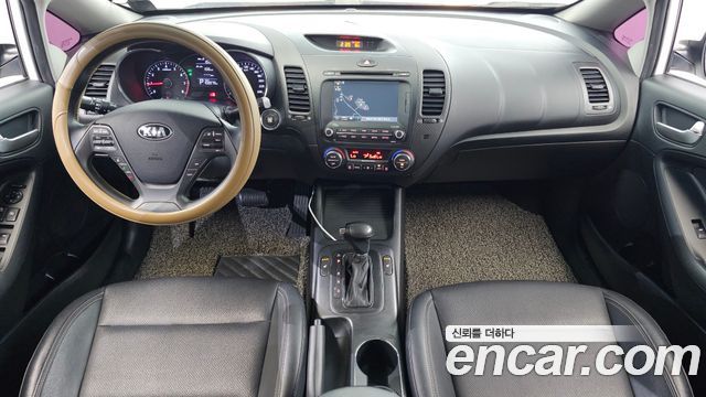 Kia K3 2015 — photo 10