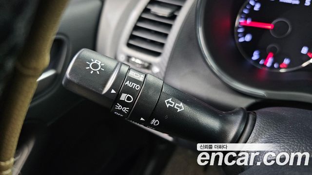 Kia K3 2015 — photo 25