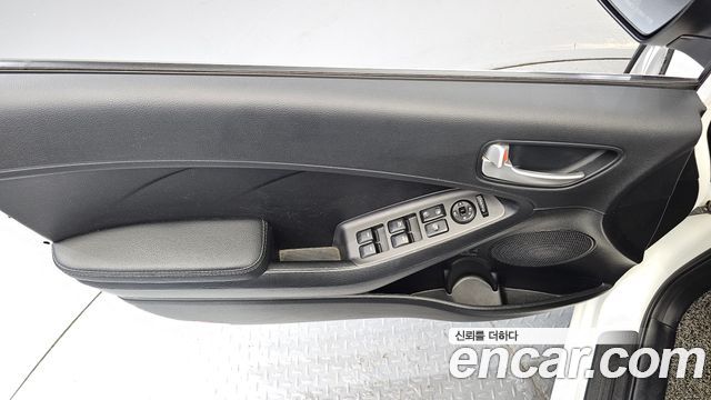 Kia K3 2015 — photo 14