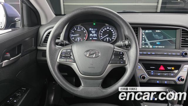 Hyundai AVANTE 2018 — photo 18