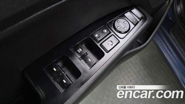Hyundai AVANTE 2018 — photo 19