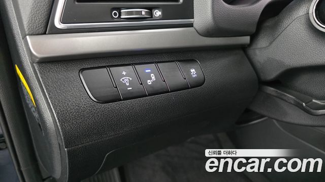Hyundai AVANTE 2018 — photo 20
