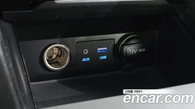 Hyundai AVANTE 2018 — photo 24