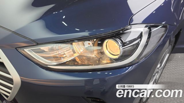 Hyundai AVANTE 2018 — photo 8