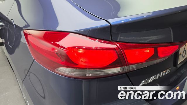 Hyundai AVANTE 2018 — photo 9