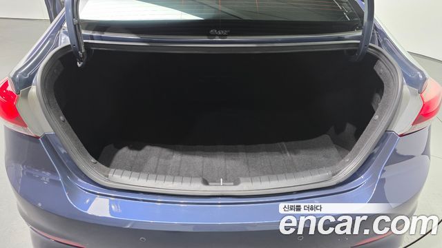Hyundai AVANTE 2018 — photo 30