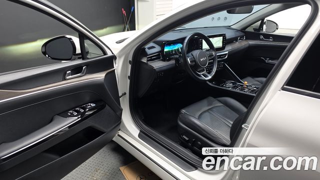 Kia K5 2023 — photo 13