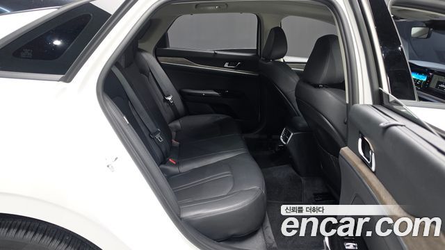 Kia K5 2023 — photo 17