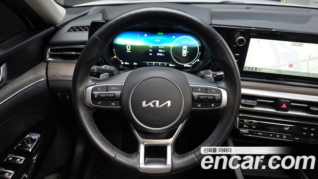 Kia K5 2023 — photo 18