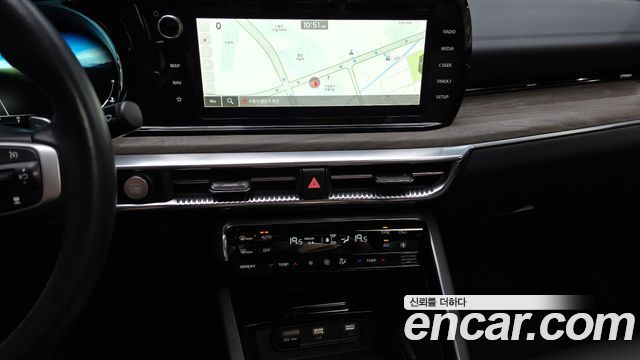Kia K5 2023 — photo 19