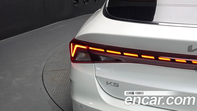 Kia K5 2023 — photo 9