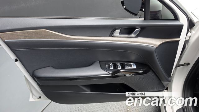 Kia K5 2023 — photo 14