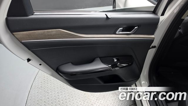 Kia K5 2023 — photo 15