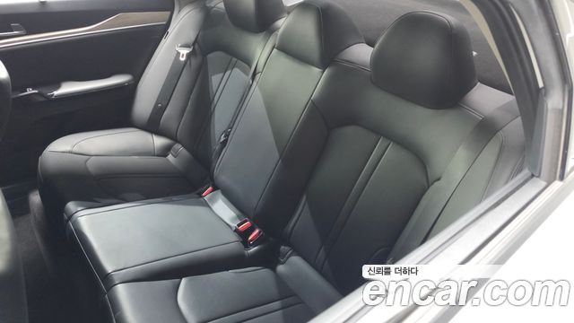 Kia K5 2023 — photo 28