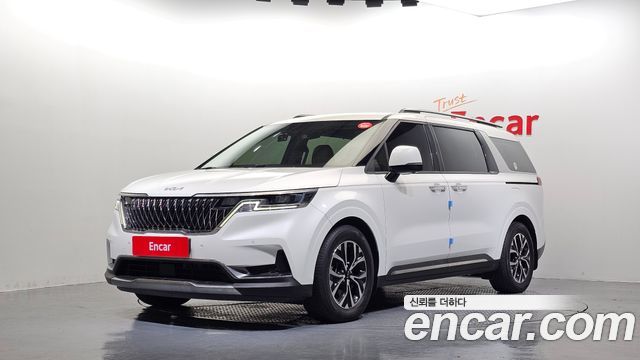 Kia Canival 2023 — photo 1