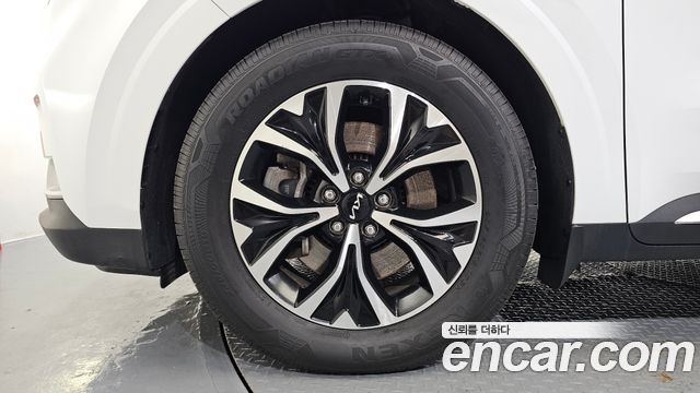 Kia Canival 2023 — photo 5