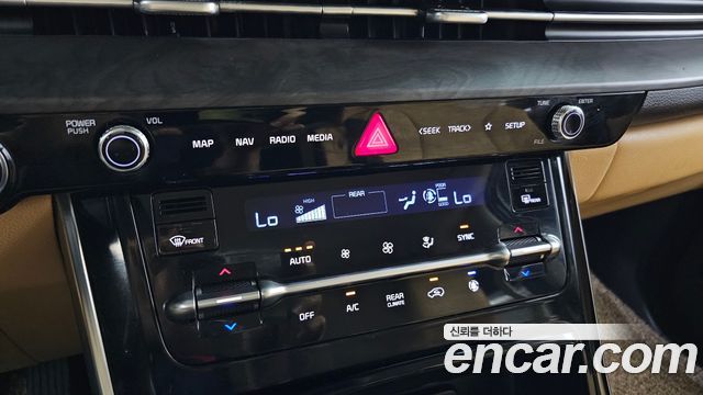 Kia Canival 2023 — photo 24