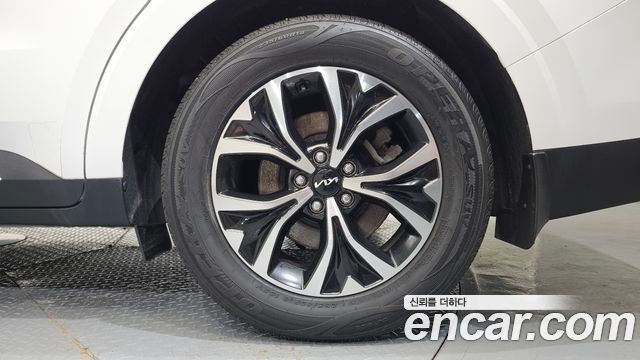 Kia Canival 2023 — photo 7
