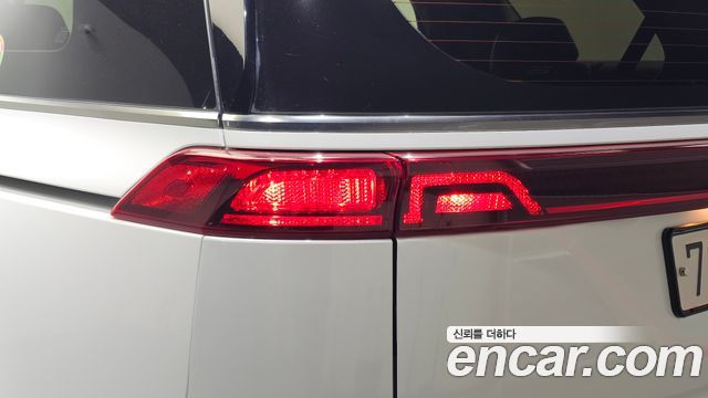 Kia Canival 2023 — photo 9