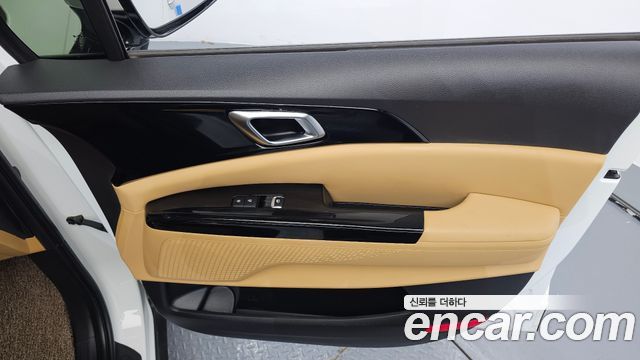 Kia Canival 2023 — photo 15