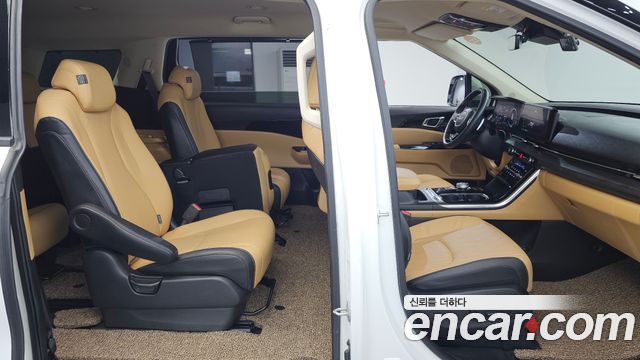 Kia Canival 2023 — photo 16