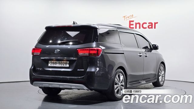 Kia Canival 2018 — photo 2