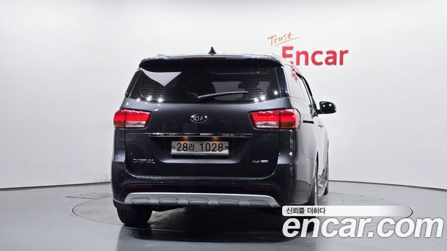 Kia Canival 2018 — photo 4