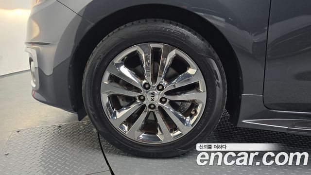 Kia Canival 2018 — photo 5
