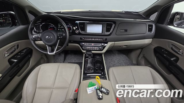 Kia Canival 2018 — photo 10