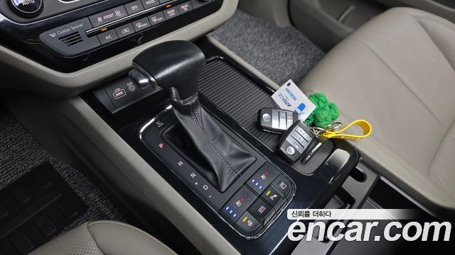 Kia Canival 2018 — photo 12