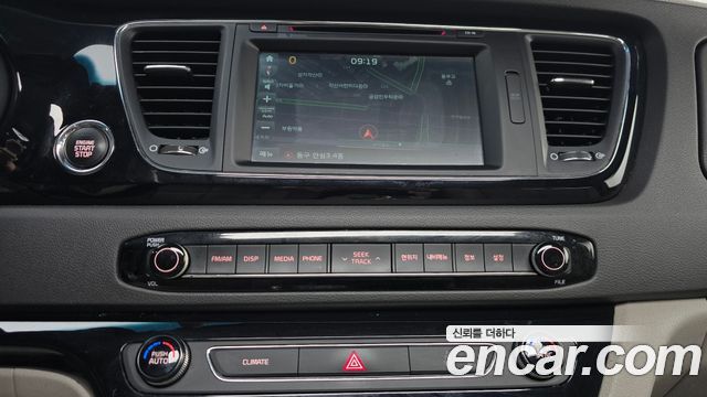 Kia Canival 2018 — photo 19
